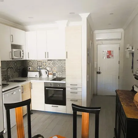 Bay Apartment *